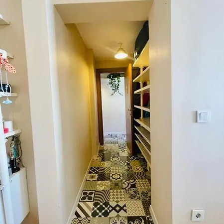 Terrace Flat In The Kadikoy Center 아파트 이스탄불
