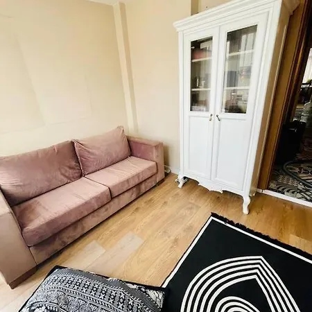 Apartment Terrace Flat In The Kadikoy Center